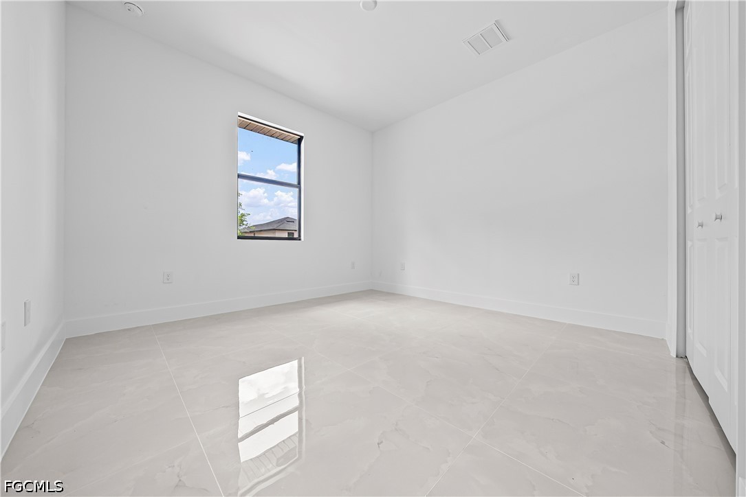3 Bed SingleFamilyResidence for Sale in Lehigh Acres, photo 15