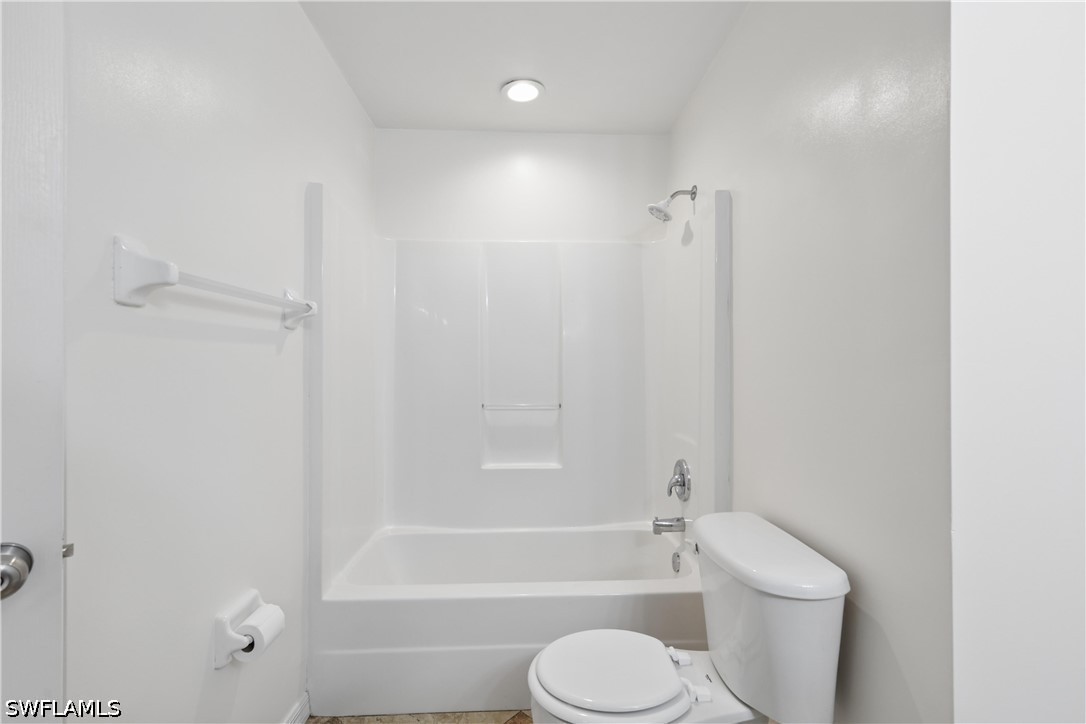 3 Bed SingleFamilyResidence for Sale in Cape Coral, photo 15