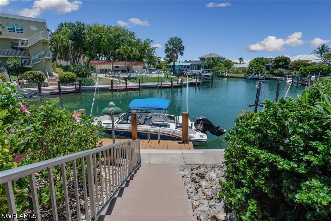 1 Bed Waterfront Home for Sale in Marco Island, photo 15