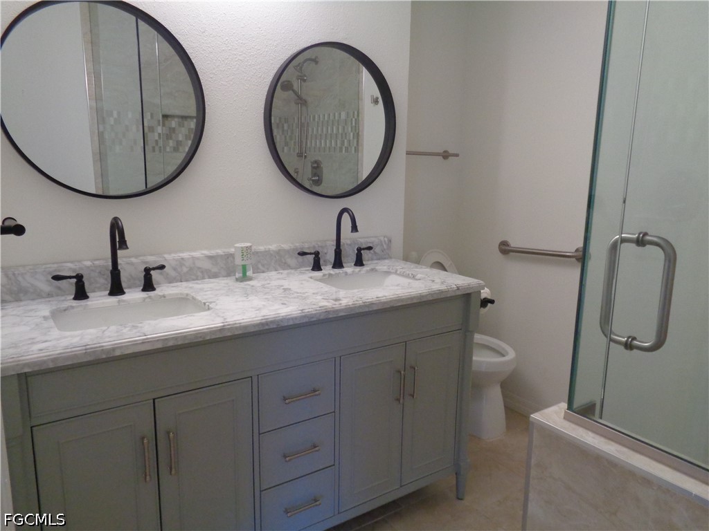 3 Bed SingleFamilyResidence for Sale in Royal Woods, photo 15