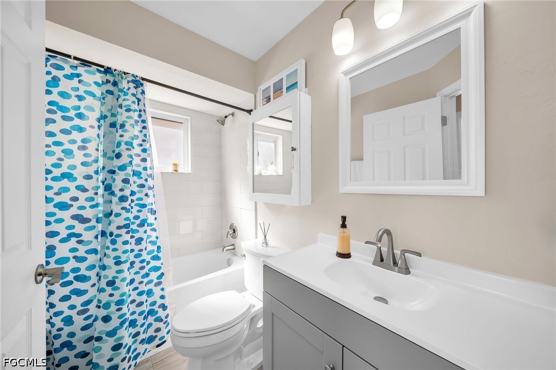 3 Bed SingleFamilyResidence for Sale in The Meadow, photo 15