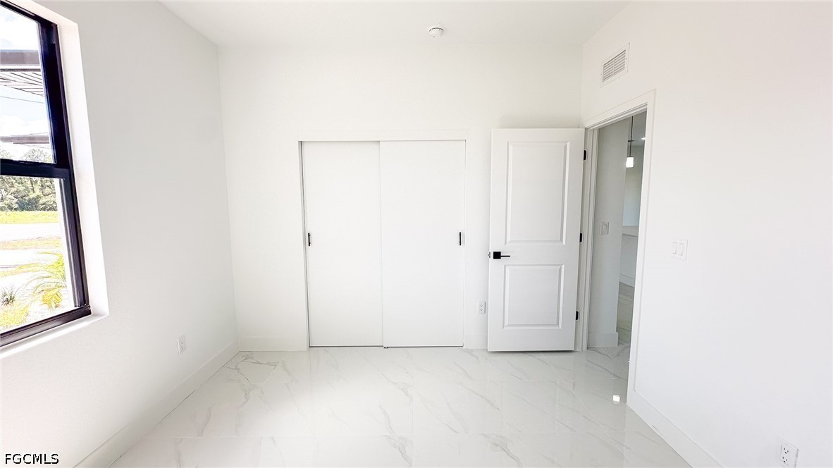3 Bed SingleFamilyResidence for Sale in Lehigh Acres, photo 15
