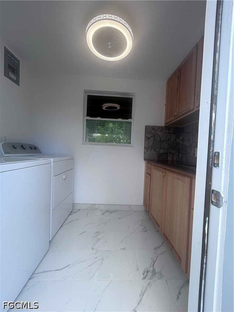 2 Bed SingleFamilyResidence for Sale in Fort Myers, photo 15