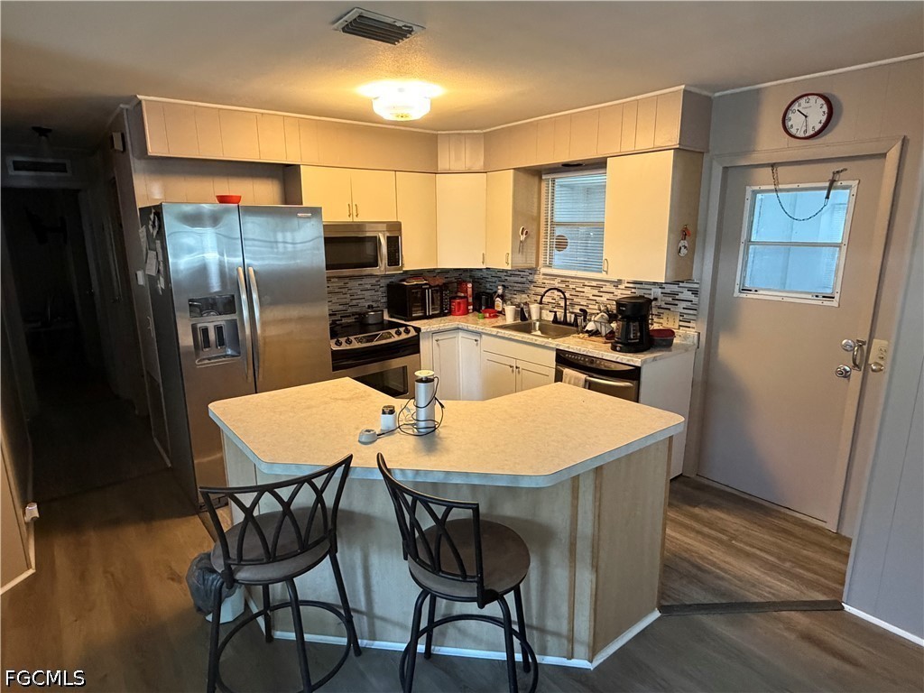 2 Bed ManufacturedHome for Sale in North Fort Myers, photo 15
