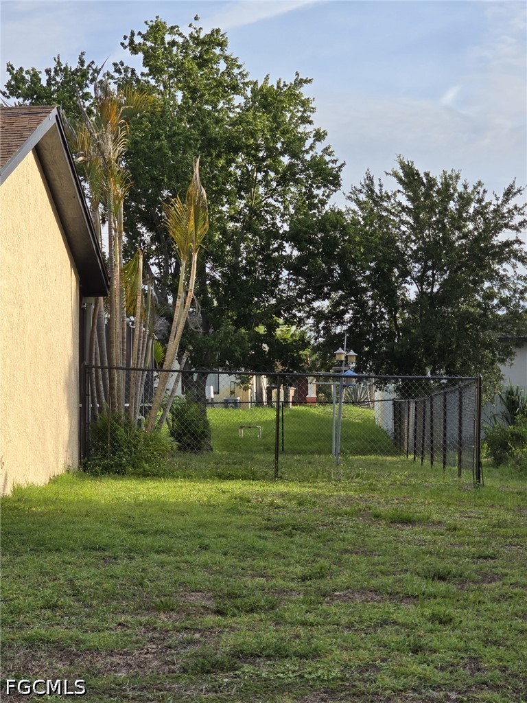 3 Bed Pool Home for Sale in Lehigh Acres, photo 15