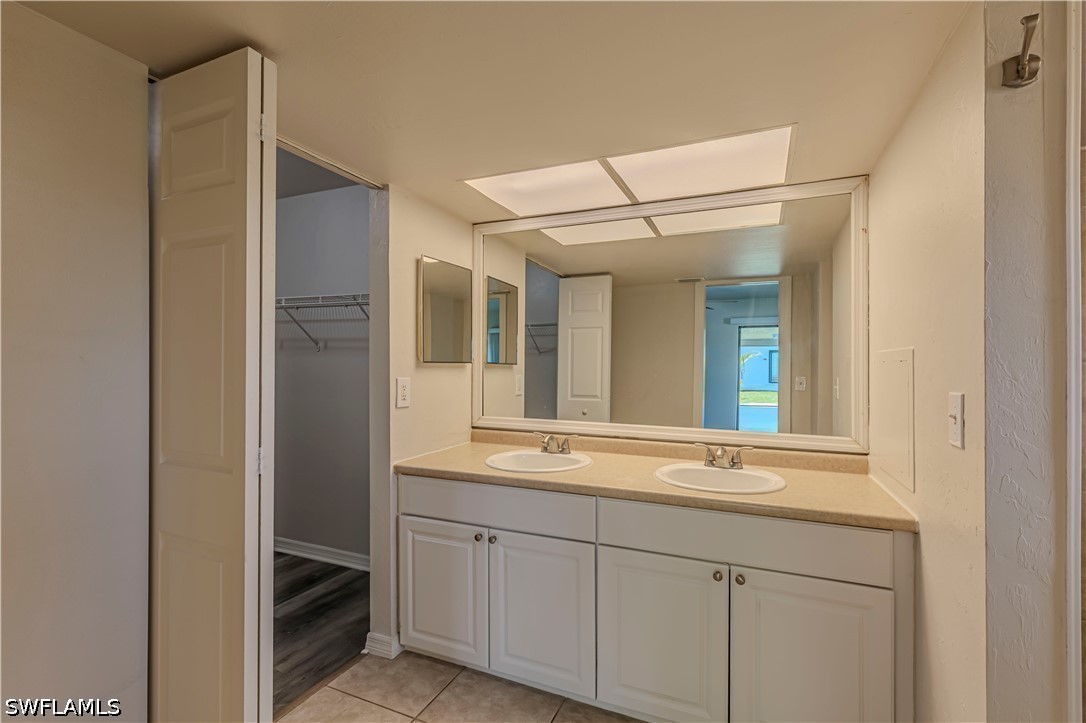 3 Bed Pool Home for Sale in Cape Coral, photo 15