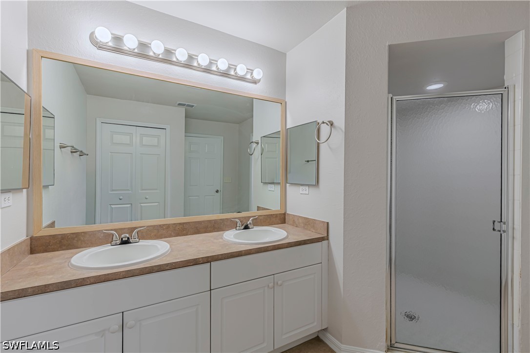 3 Bed SingleFamilyResidence for Sale in Cape Coral, photo 15
