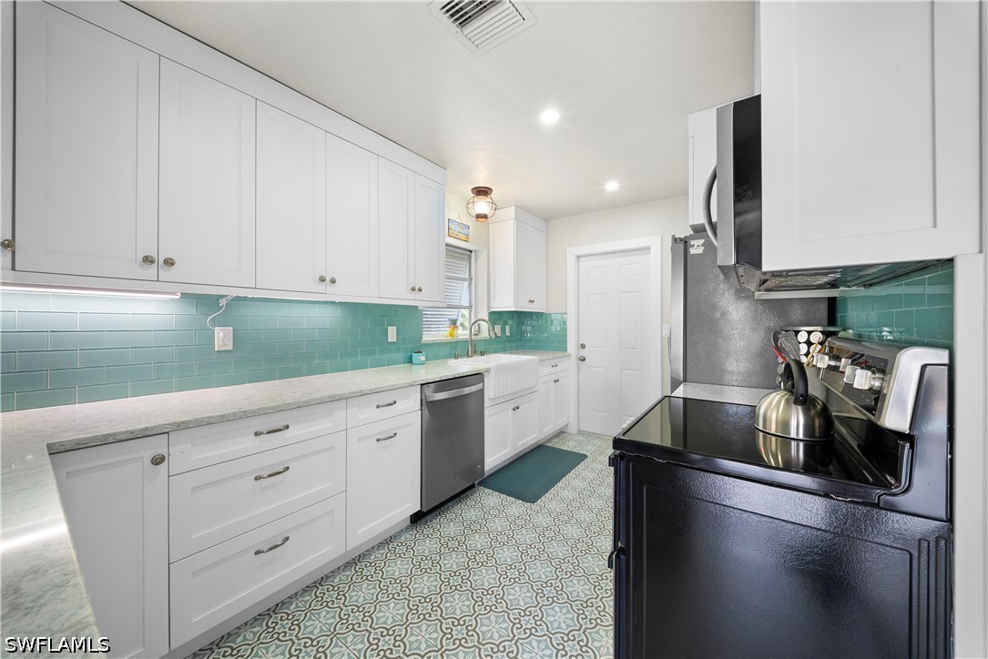 2 Bed Pool Home for Sale in Marco Beach, photo 15