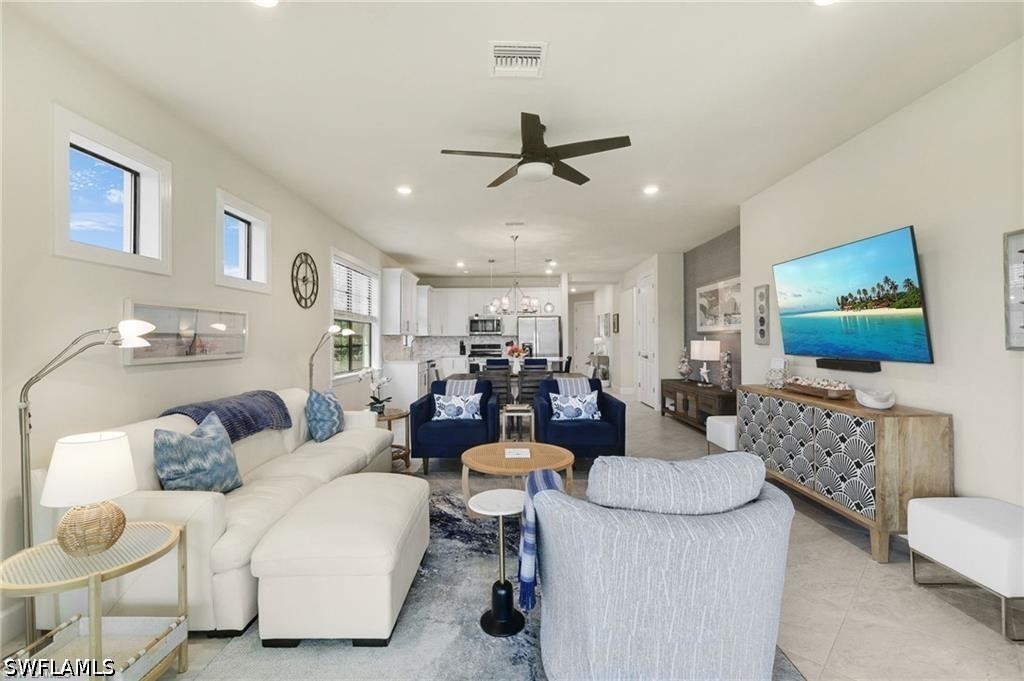 2 Bed Waterfront Home for Sale in Fort Myers, photo 15