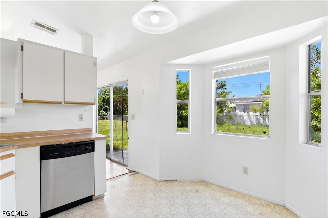 3 Bed SingleFamilyResidence for Sale in Cape Coral, photo 15