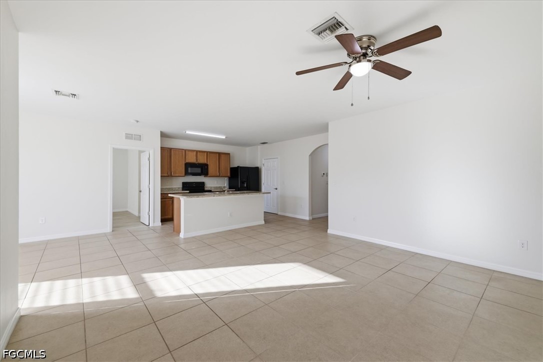 3 Bed SingleFamilyResidence for Sale in Cape Coral, photo 15