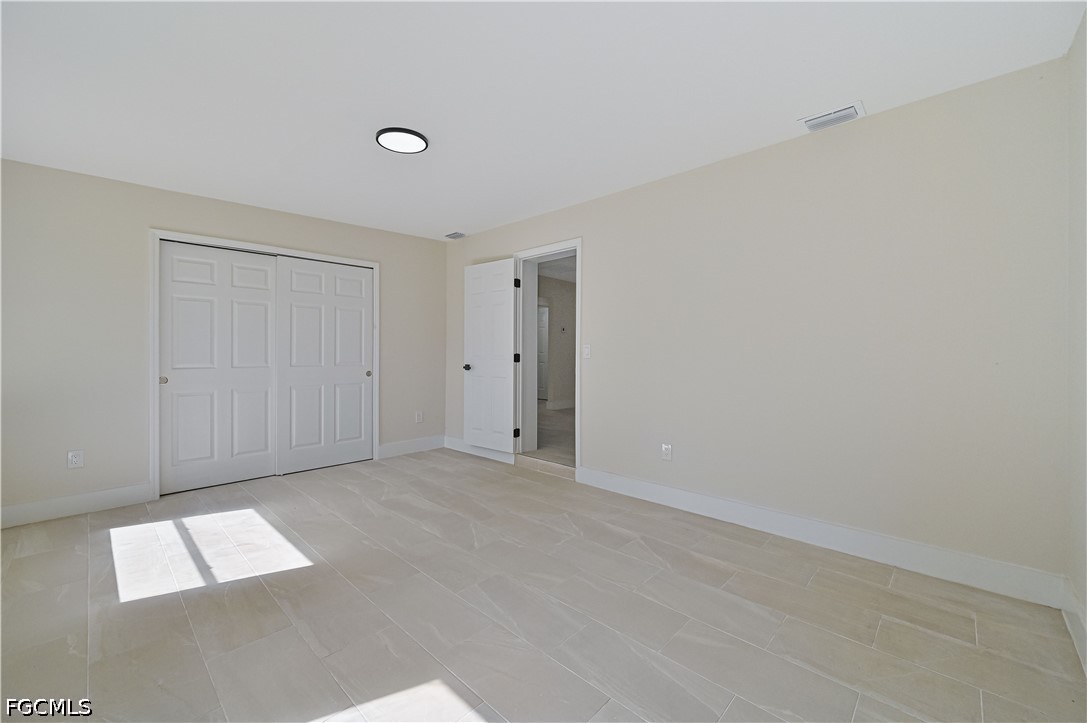 4 Bed SingleFamilyResidence for Sale in Rainbow Groves, photo 15