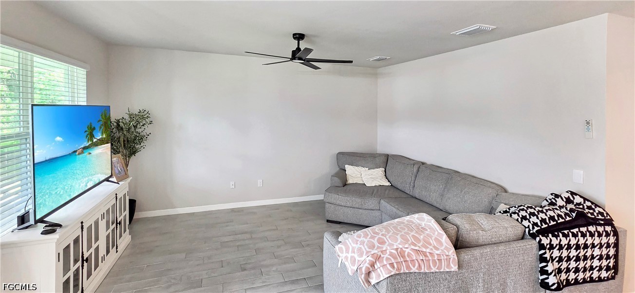 3 Bed SingleFamilyResidence for Sale in Cape Coral, photo 15