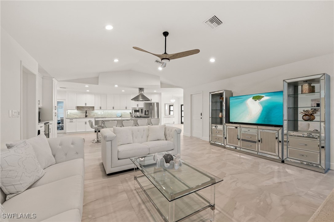 3 Bed Pool Home for Sale in Kings Lake, photo 16