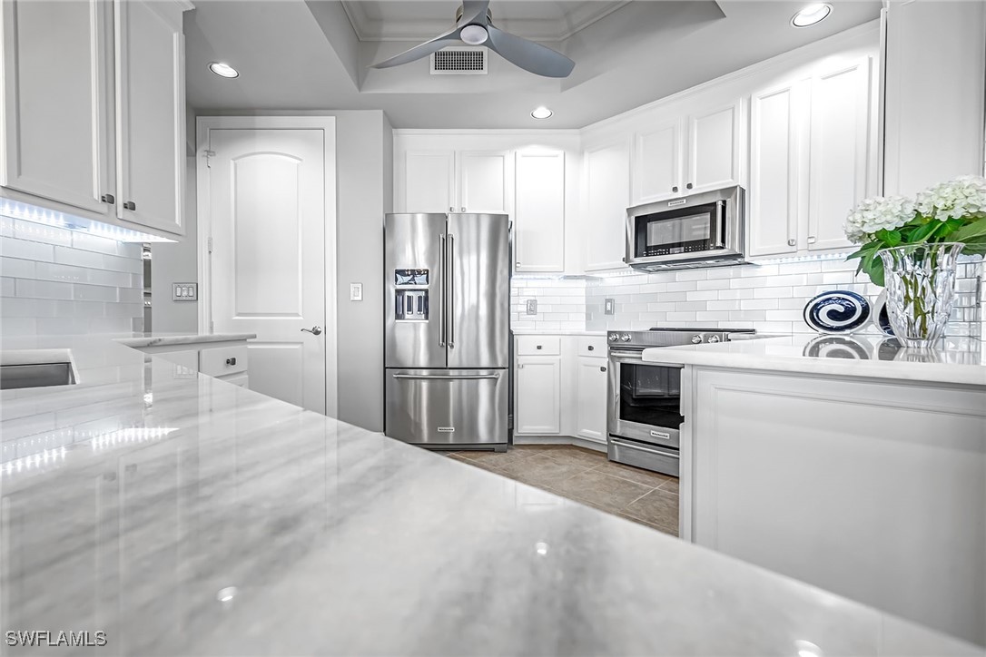 3 Bed Waterfront Home for Sale in Fort Myers, photo 16