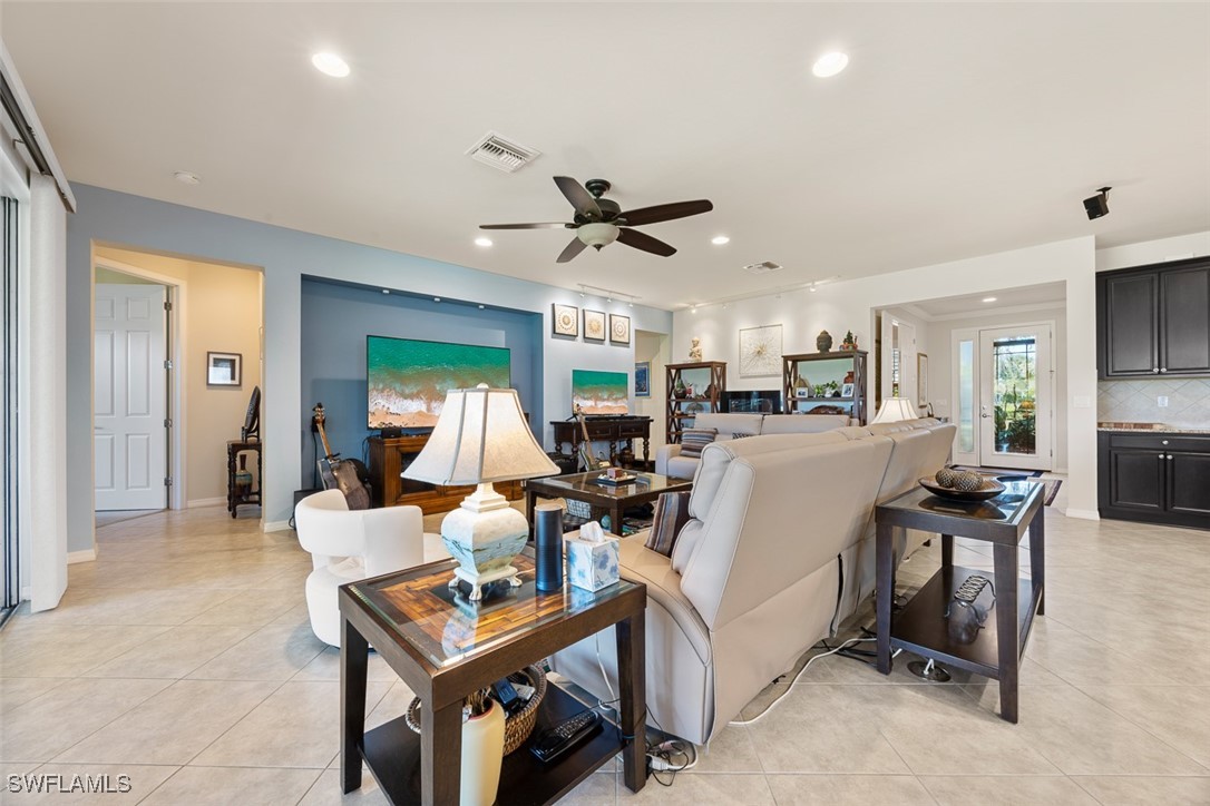 3 Bed SingleFamilyResidence for Sale in Del Webb, photo 16