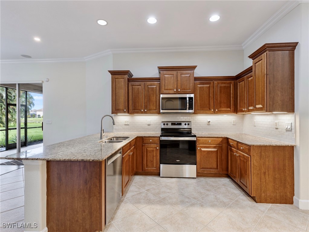 4 Bed SingleFamilyResidence for Sale in Estero, photo 16