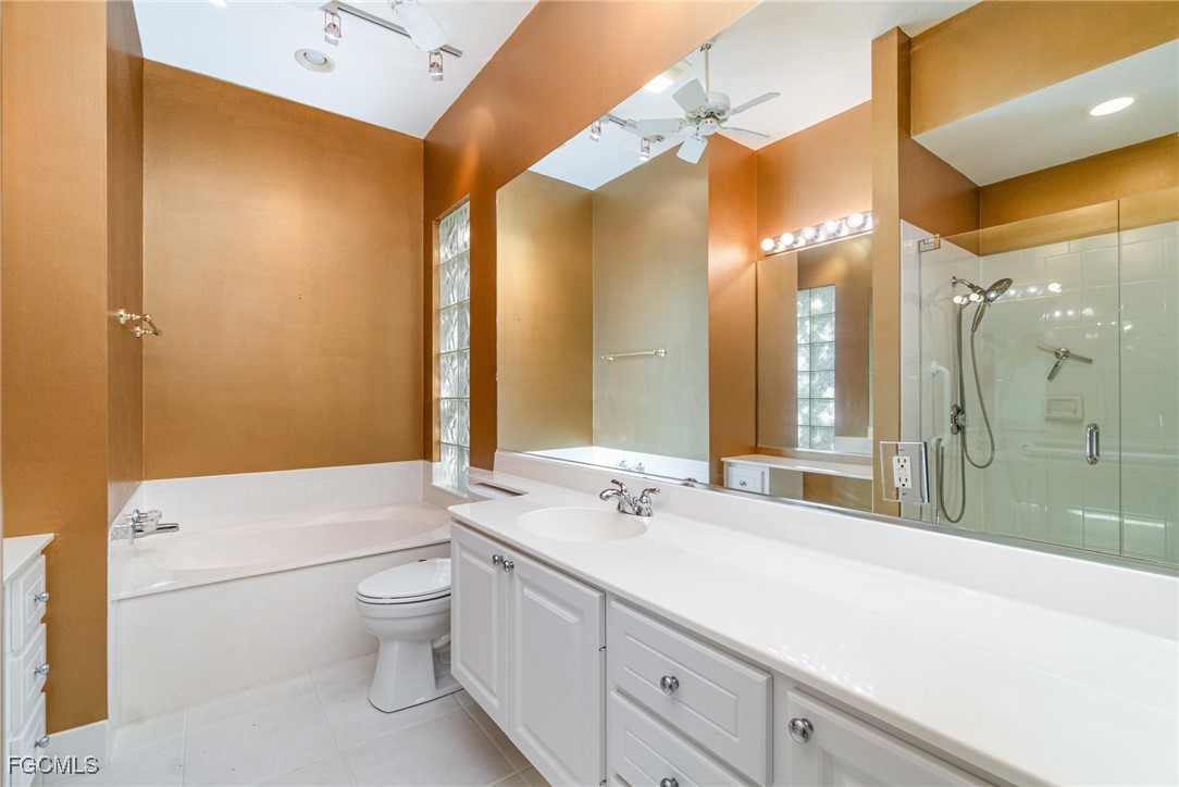 4 Bed Pool Home for Sale in Island Walk, photo 16