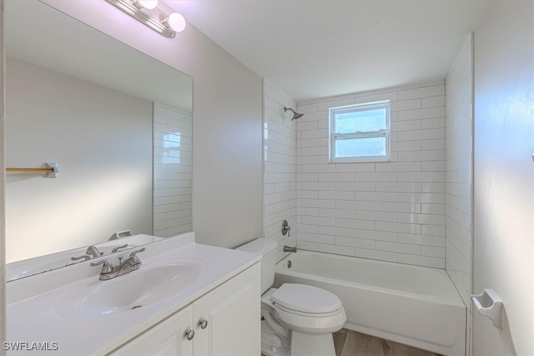 3 Bed SingleFamilyResidence for Sale in Cape Coral, photo 16