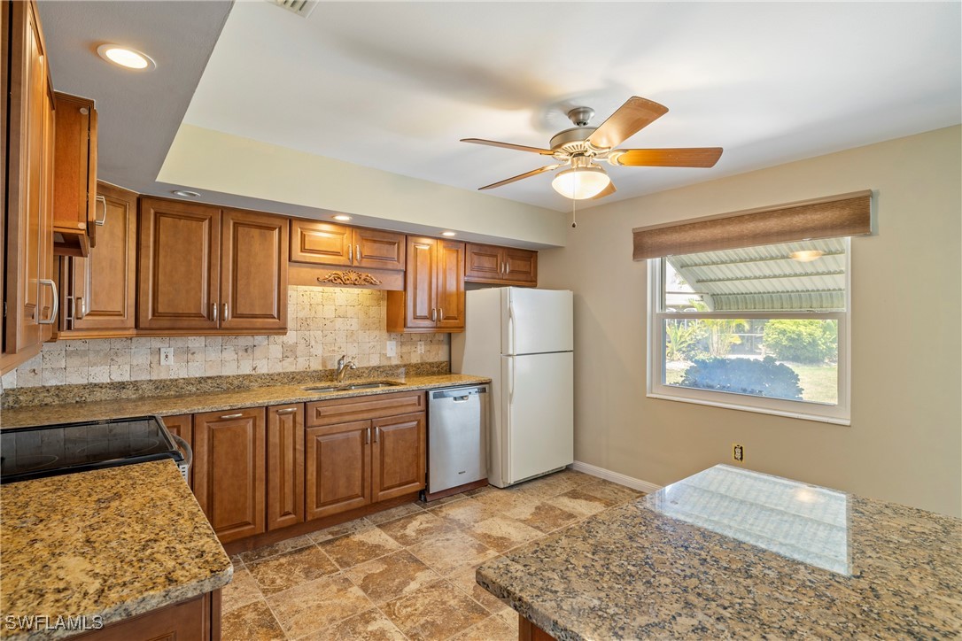 2 Bed Waterfront Home for Sale in Punta Gorda, photo 16