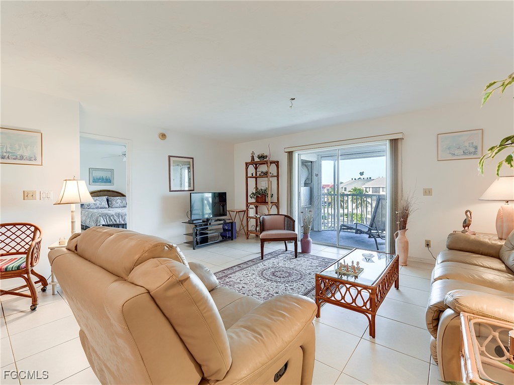 2 Bed Waterfront Home for Sale in Fort Myers Beach, photo 16