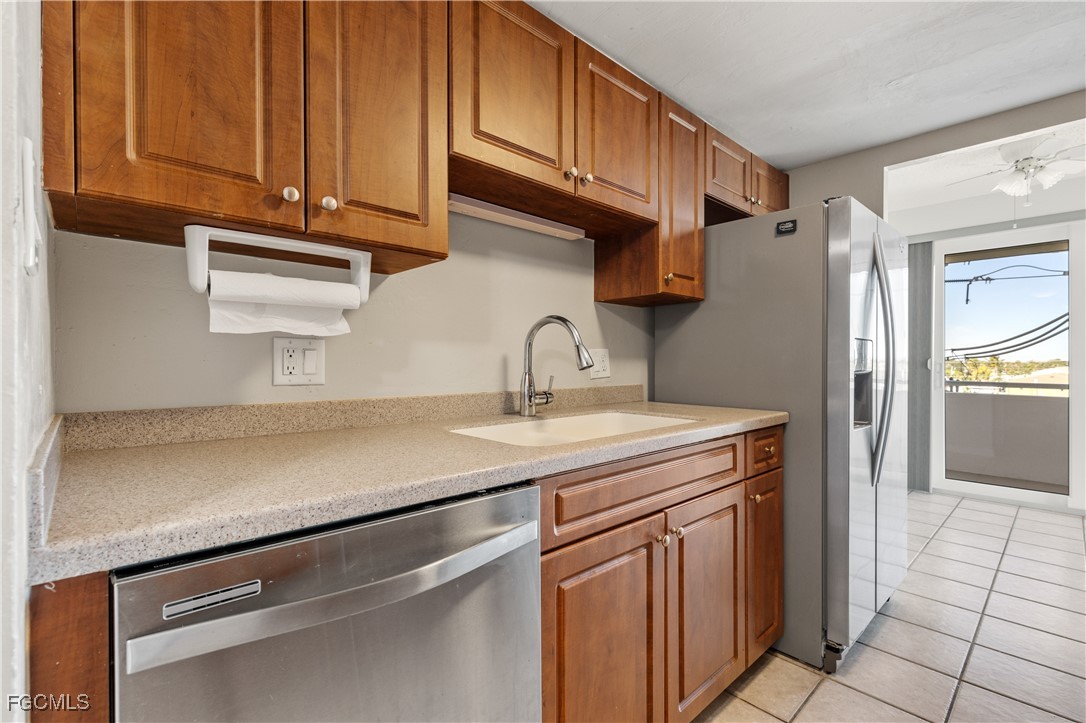 2 Bed Waterfront Home for Sale in Cape Coral, photo 16