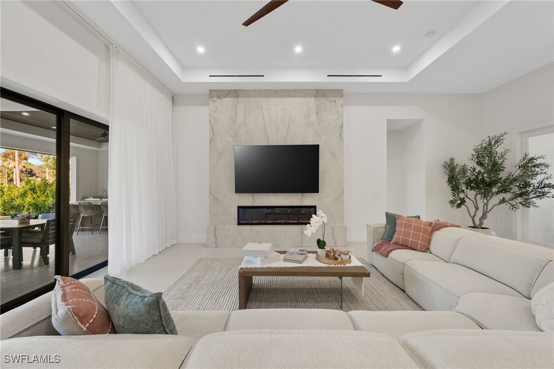 4 Bed SingleFamilyResidence for Sale in Naples, photo 16