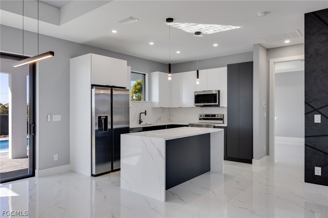 3 Bed Pool Home for Sale in Cape Coral, photo 16