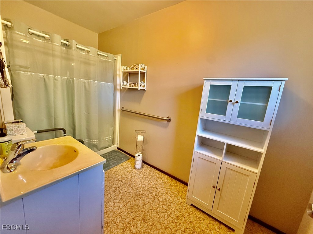 1 Bed SingleFamilyResidence for Sale in Lehigh Acres, photo 16