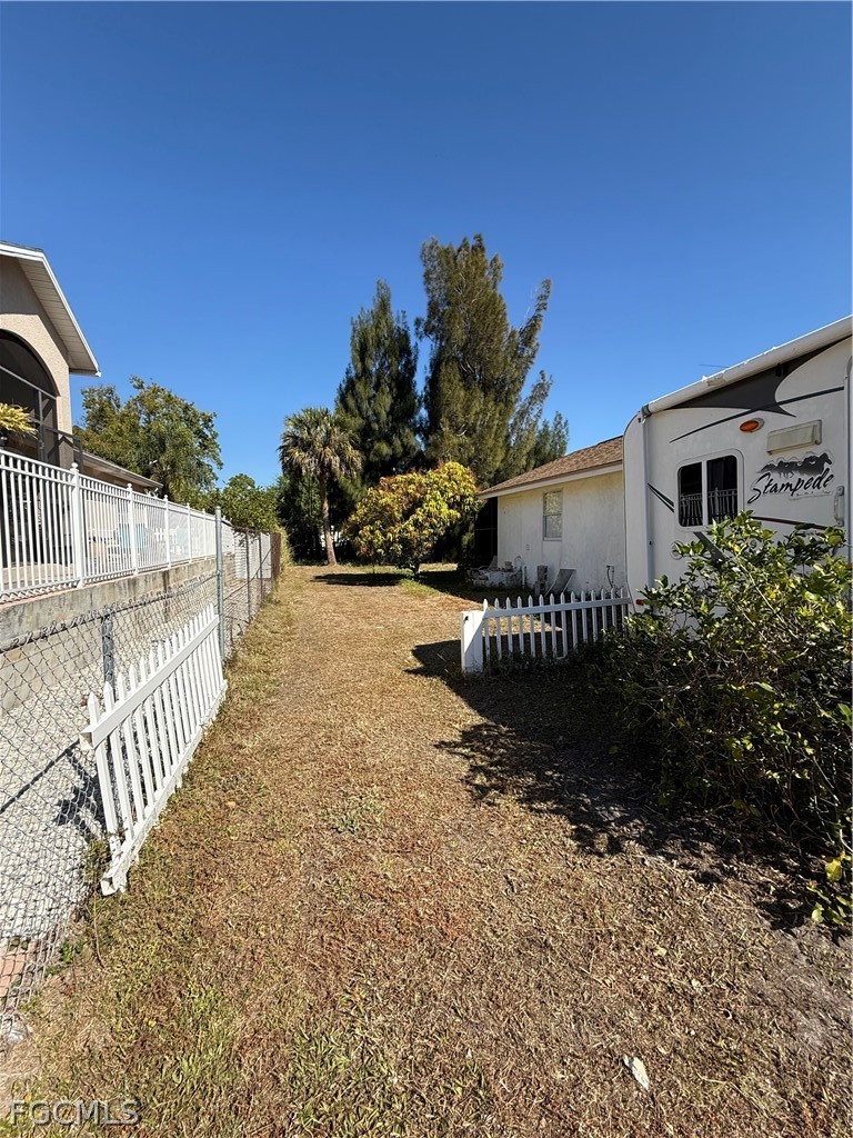 3 Bed SingleFamilyResidence for Sale in Heitmans, photo 16
