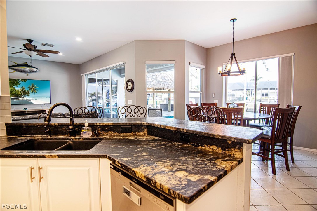 3 Bed Pool Home for Sale in Cape Coral, photo 16