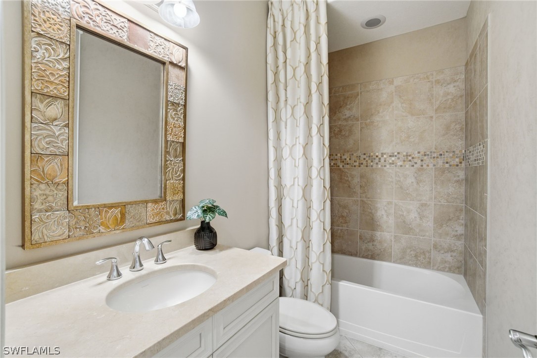 3 Bed SingleFamilyResidence for Sale in Naples, photo 16