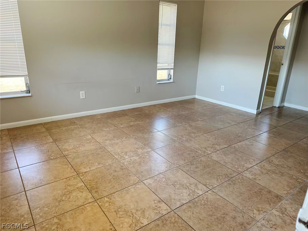 3 Bed SingleFamilyResidence for Sale in Cape Coral, photo 16