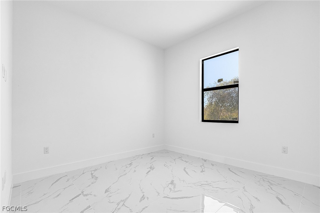 3 Bed SingleFamilyResidence for Sale in Lehigh Acres, photo 16