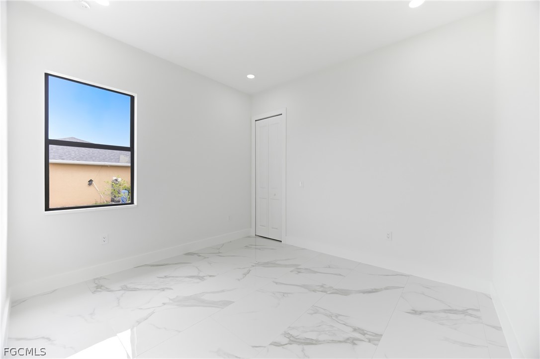 3 Bed SingleFamilyResidence for Sale in Lehigh Acres, photo 16