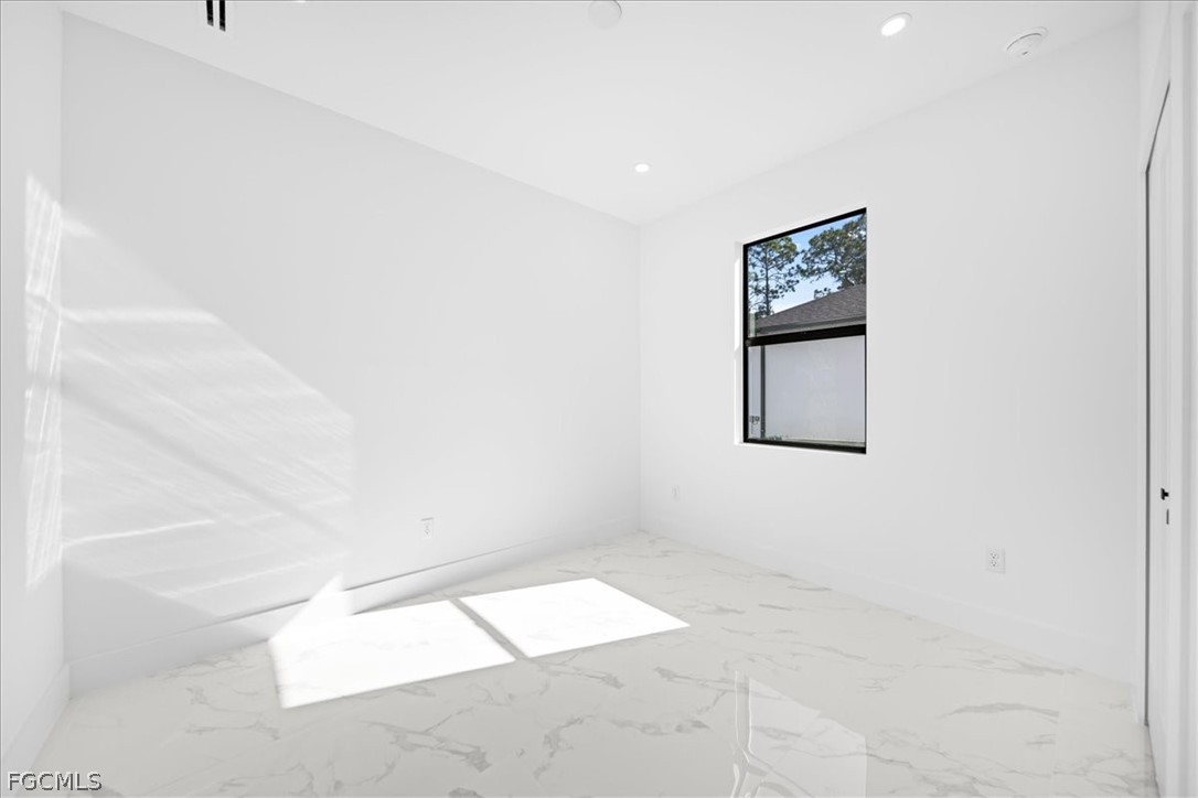 4 Bed SingleFamilyResidence for Sale in Lehigh Acres, photo 16