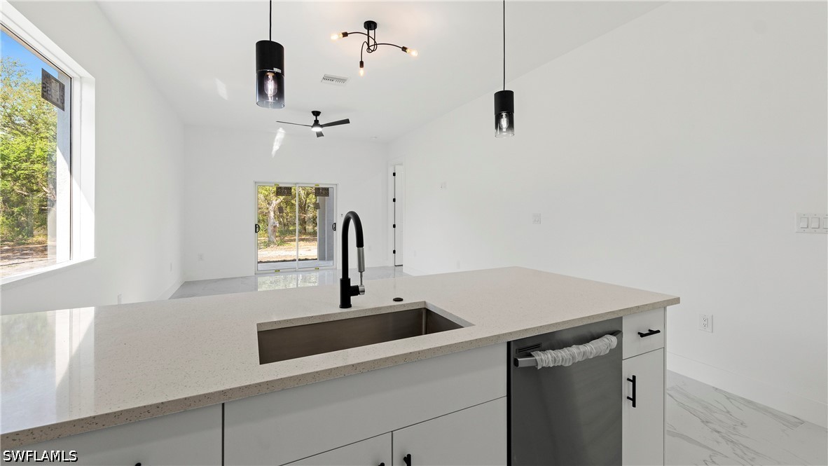 3 Bed SingleFamilyResidence for Sale in Lehigh Acres, photo 16