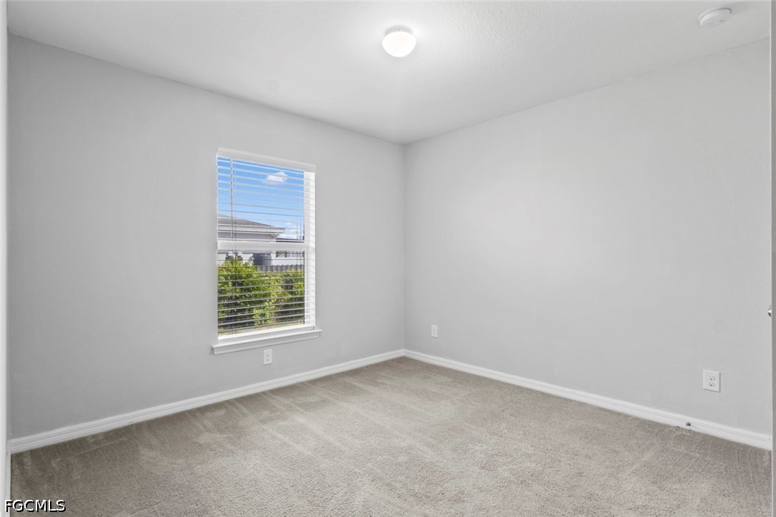3 Bed SingleFamilyResidence for Sale in Cape Coral, photo 16