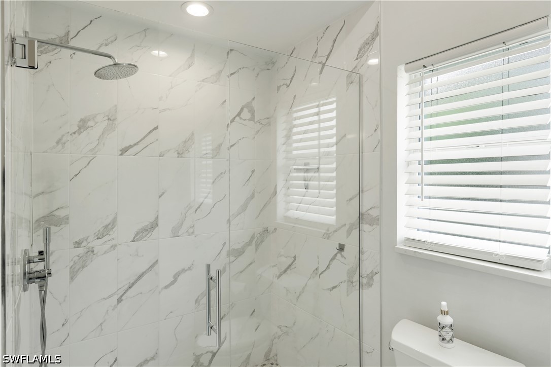 2 Bed SingleFamilyResidence for Sale in Naples, photo 16