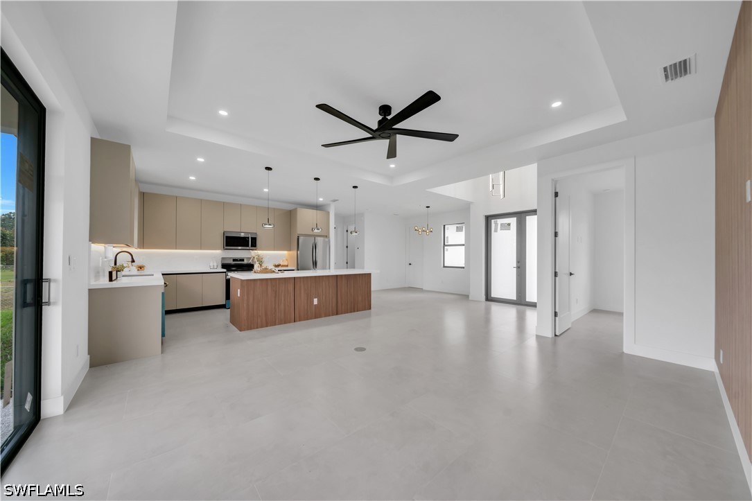 4 Bed SingleFamilyResidence for Sale in Lehigh Acres, photo 16