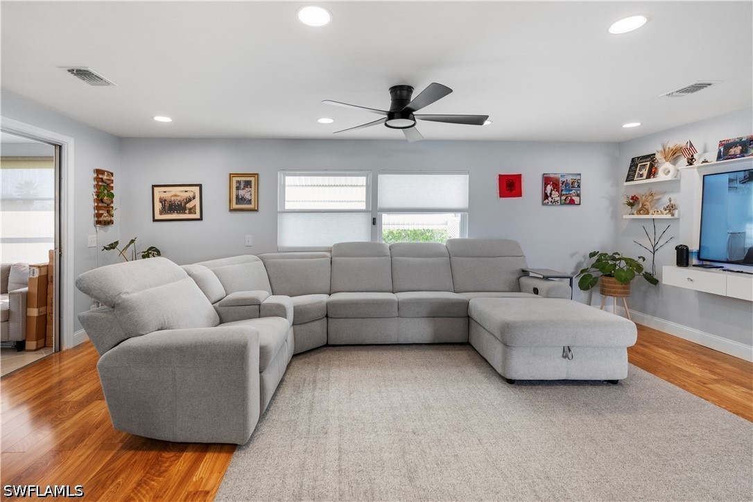 2 Bed ManufacturedHome for Sale in Naples, photo 16