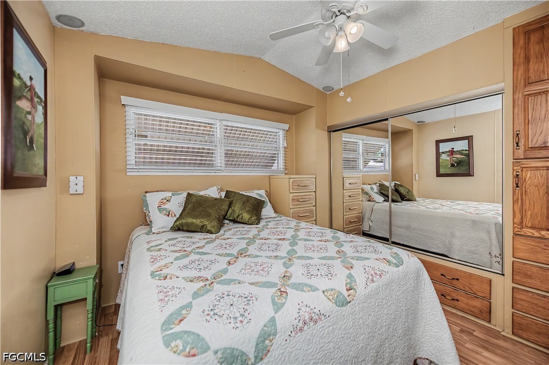 2 Bed ManufacturedHome for Sale in North Fort Myers, photo 16