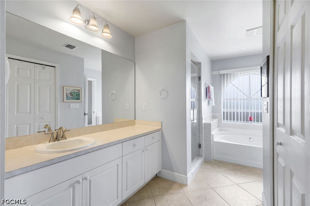 3 Bed Pool Home for Sale in Cape Coral, photo 16
