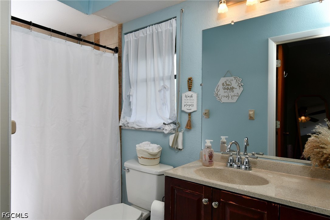 4 Bed SingleFamilyResidence for Sale in Lehigh Acres, photo 16