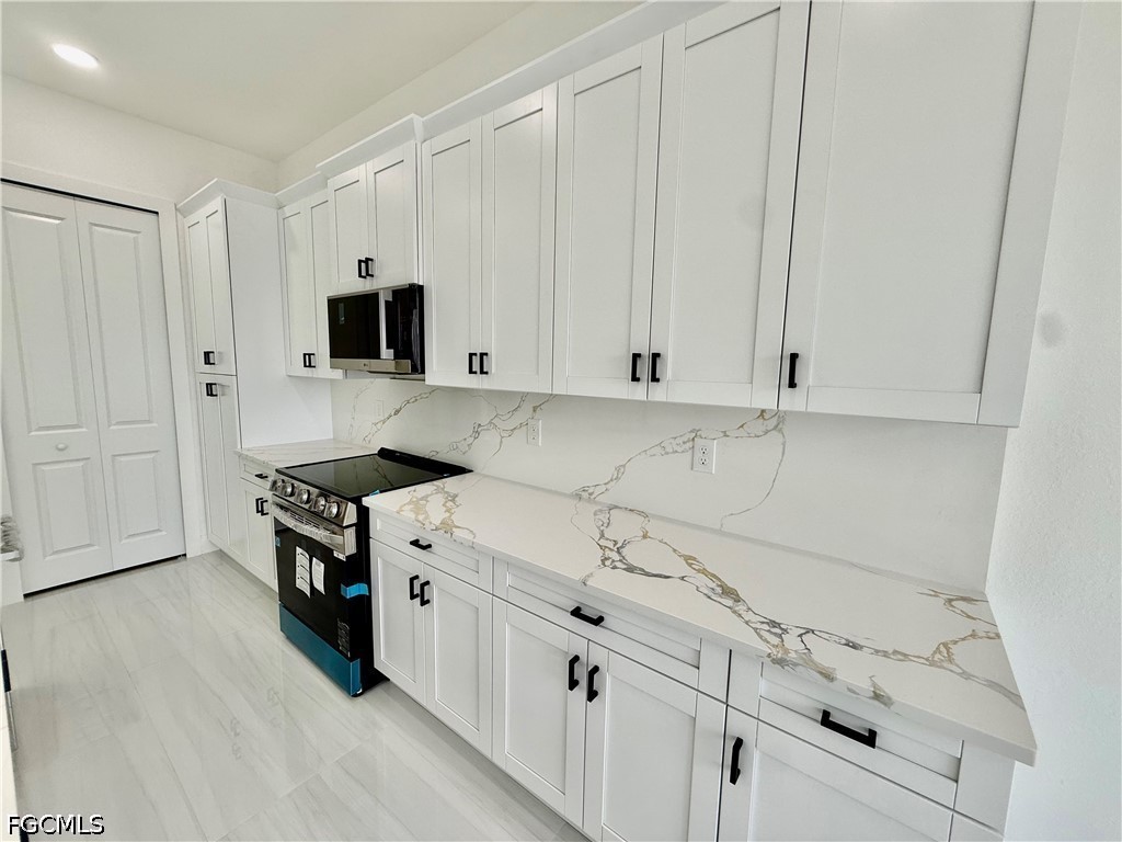 4 Bed SingleFamilyResidence for Sale in Lehigh Acres, photo 16