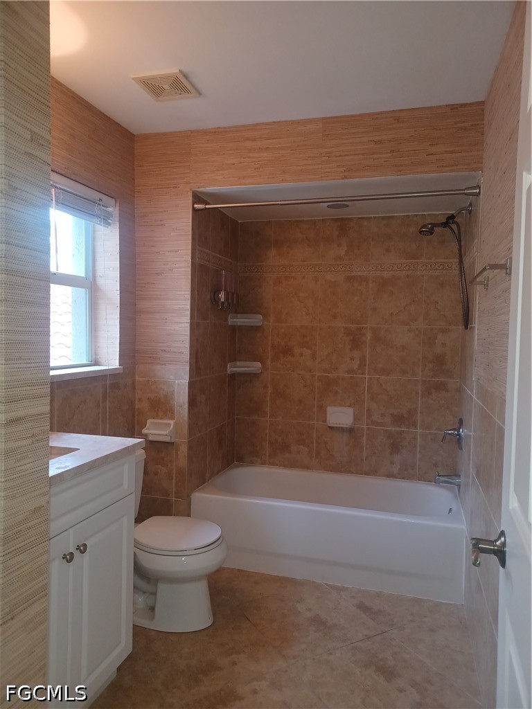 3 Bed Attached for Sale in Naples, photo 16
