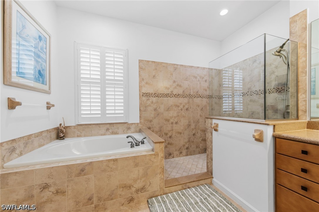 3 Bed Waterfront Home for Sale in Somerset, photo 16