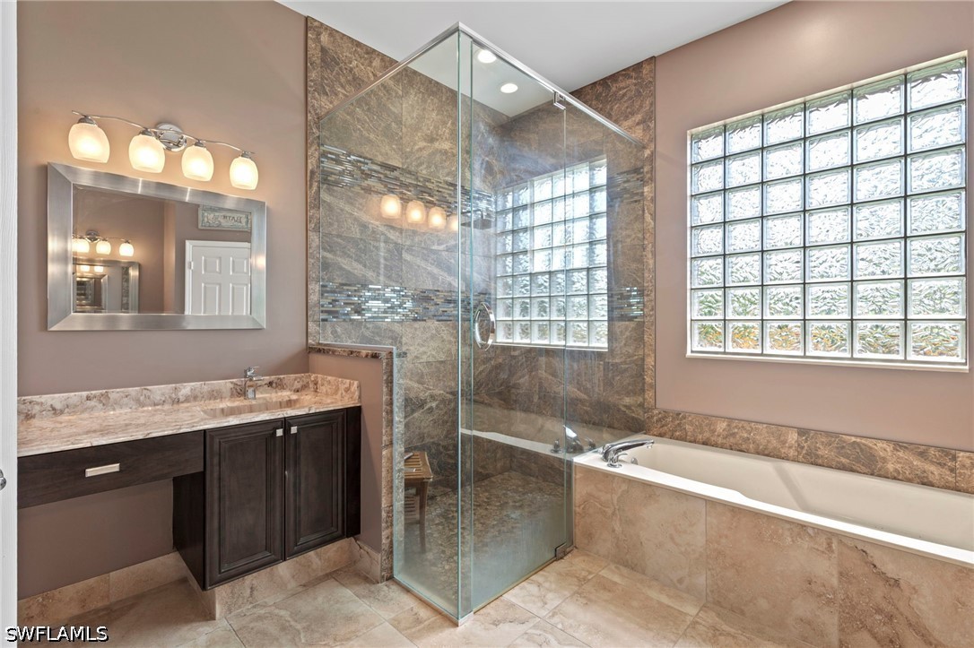 3 Bed Pool Home for Sale in Naples, photo 16