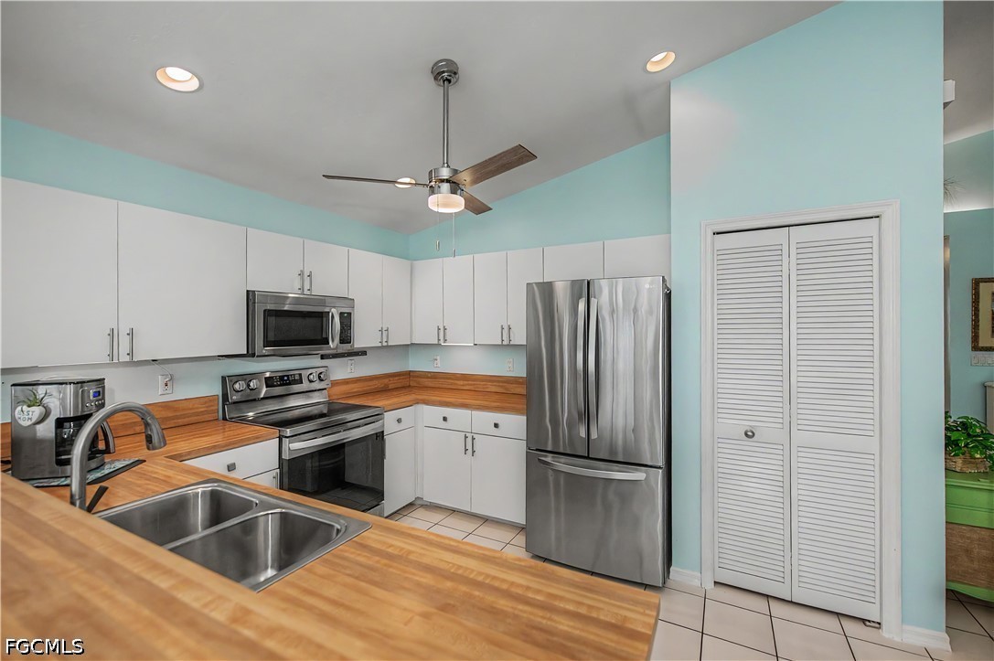 3 Bed SingleFamilyResidence for Sale in North Fort Myers, photo 16
