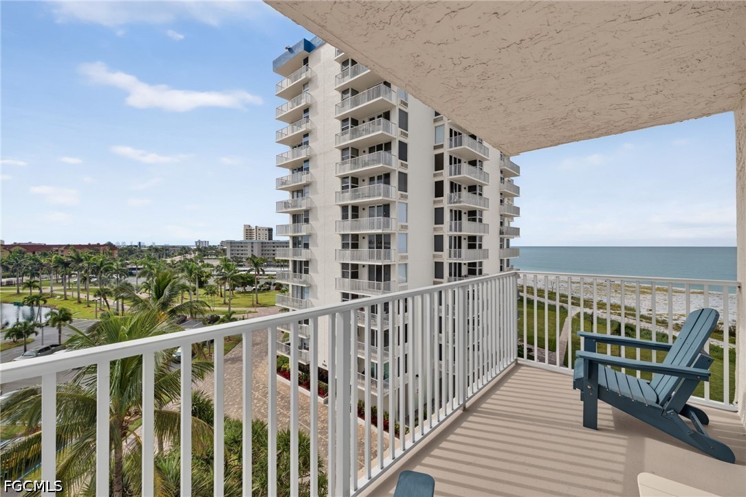1 Bed Waterfront Home for Sale in Fort Myers Beach, photo 16